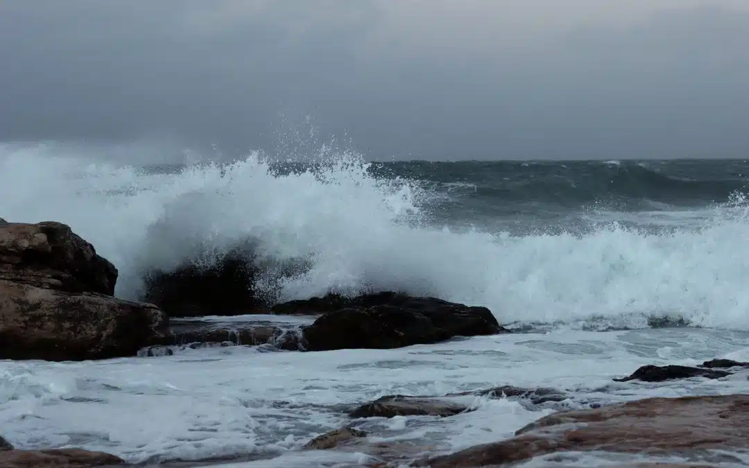 Preparing for Strong Winds to Safeguard Your Home, Car, and Boat