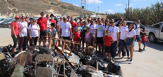 MAPFRE Malta organize clean-up at Ġnejna Bay for Global Volunteering Day